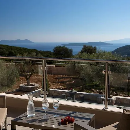 Omorfia Mit Pool Und Tennisplatz In Sivota (Lefkada)
